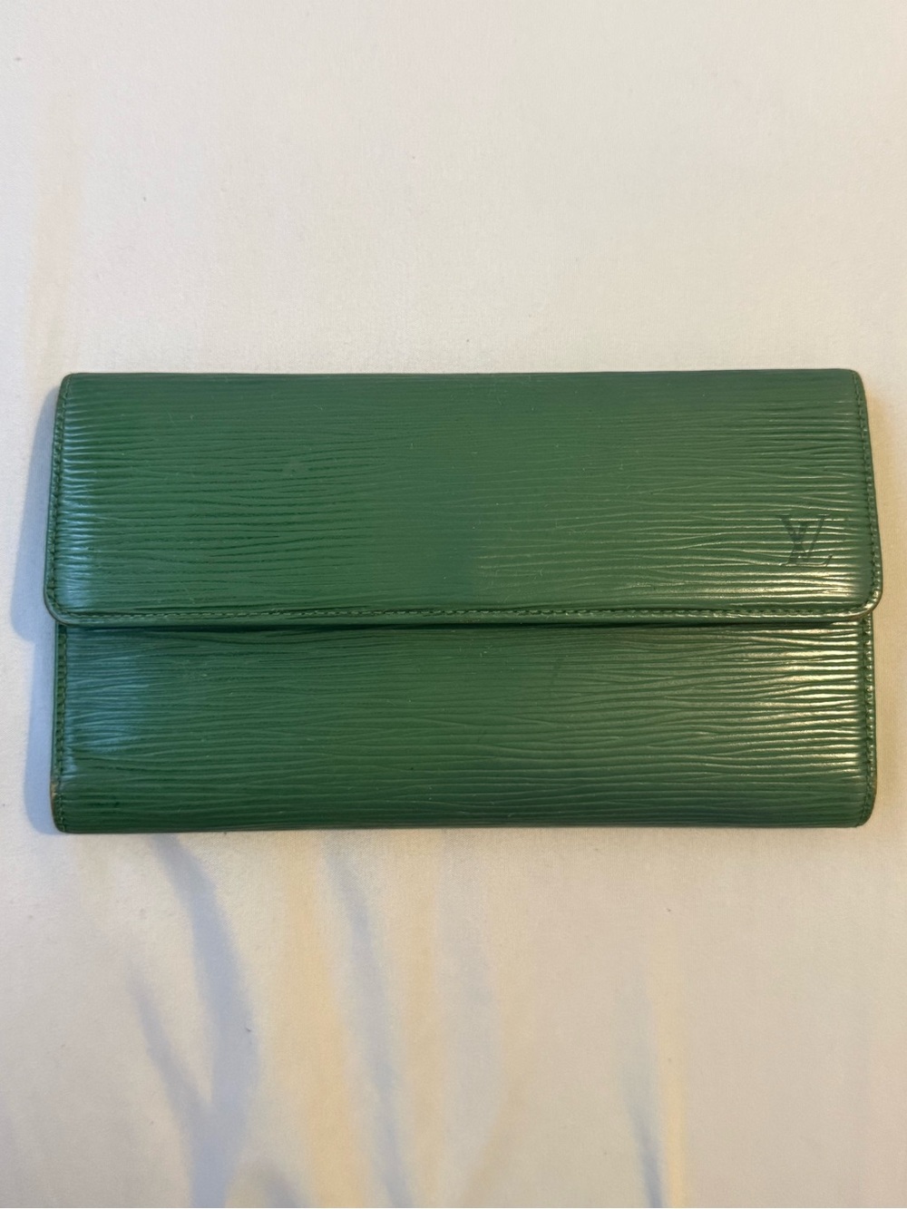 VINTAGE 1990s 2000s Authentic Louis Vuitton Sarah Green Epi Leather Wallet